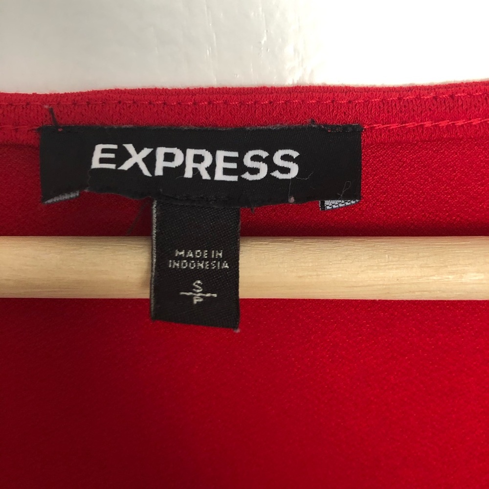 Red Express Top - Picture 2 of 4